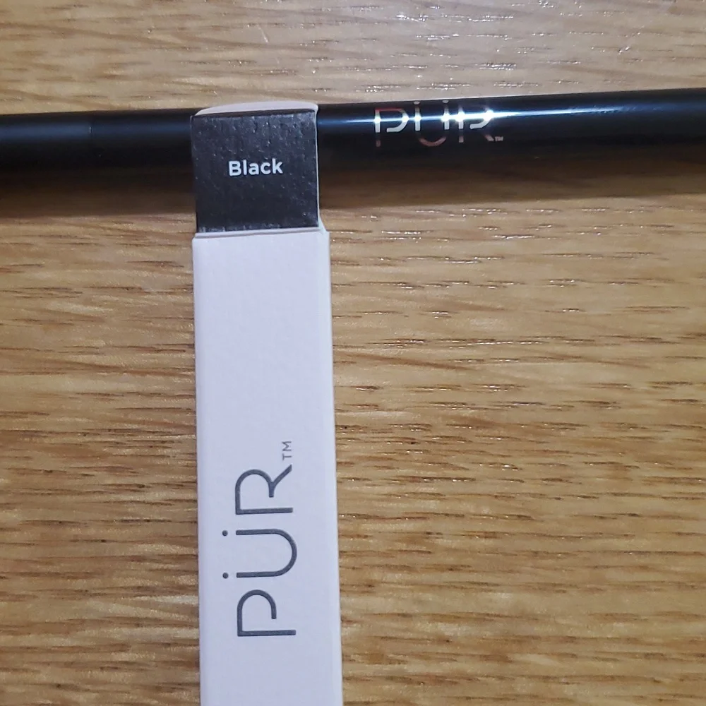 PUR On Point eyeliner pencil, Black